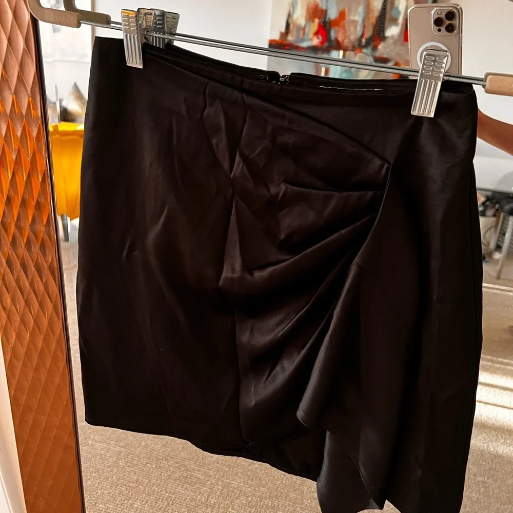 Xs Express Black Satin Skirt like new - Picture 3 of 10